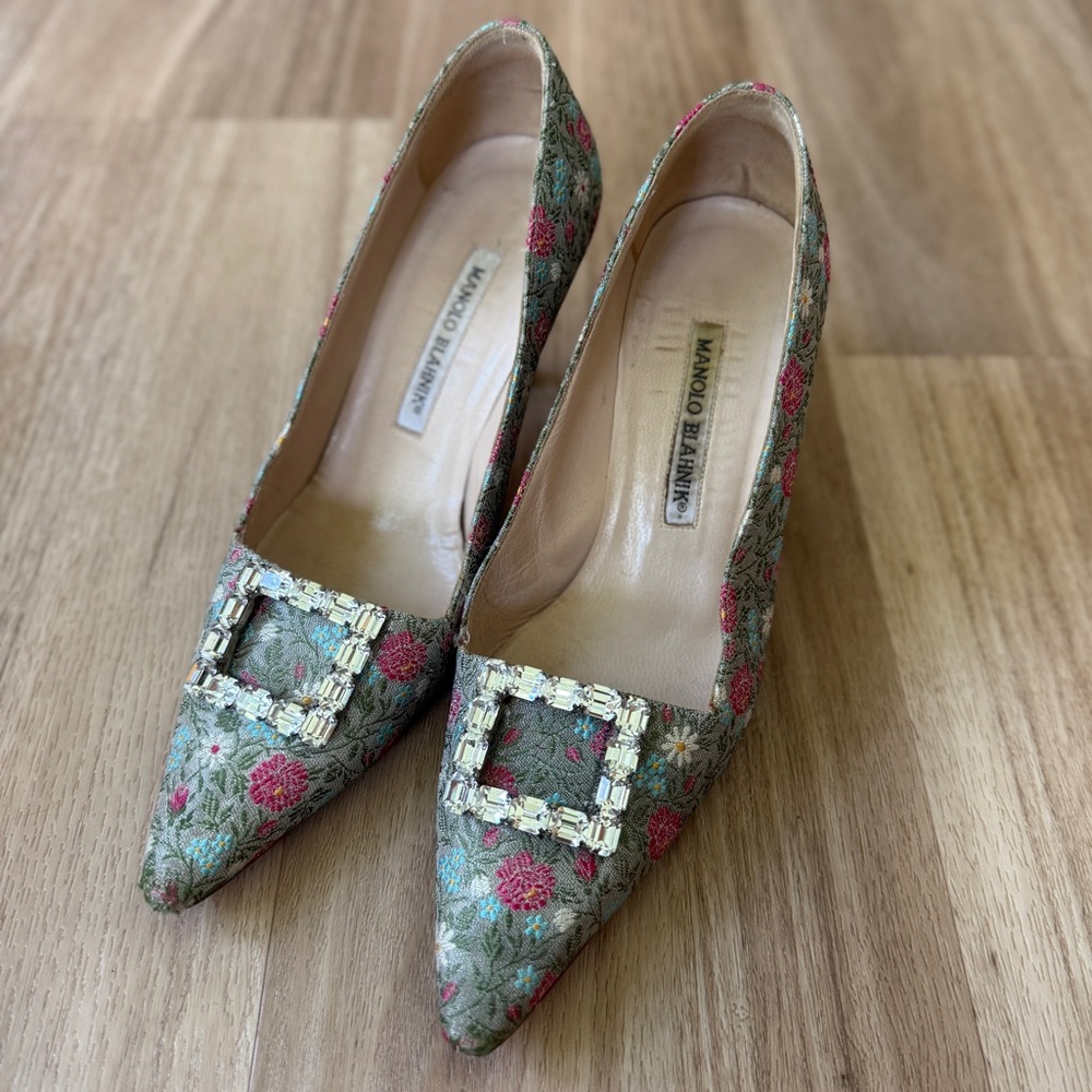Manolo Blahnik Floral Silk Pumps Heels - Picture 2 of 12